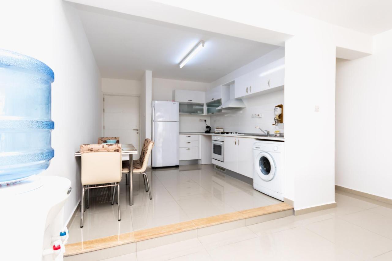 Spacious Three-Bedroom Apartment With Sea View A3 Кирения Экстерьер фото