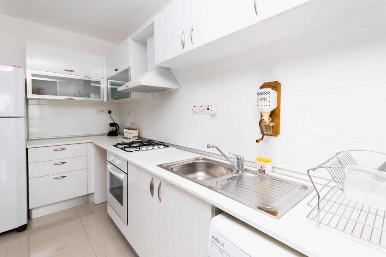 Spacious Three-Bedroom Apartment With Sea View A3 Кирения Экстерьер фото